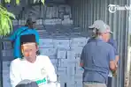Sebanyak 3.000 Paket Air Zamzam Tiba di Embarkasi Solo, Tiap Jemaah Dapat Jatah Lima Liter