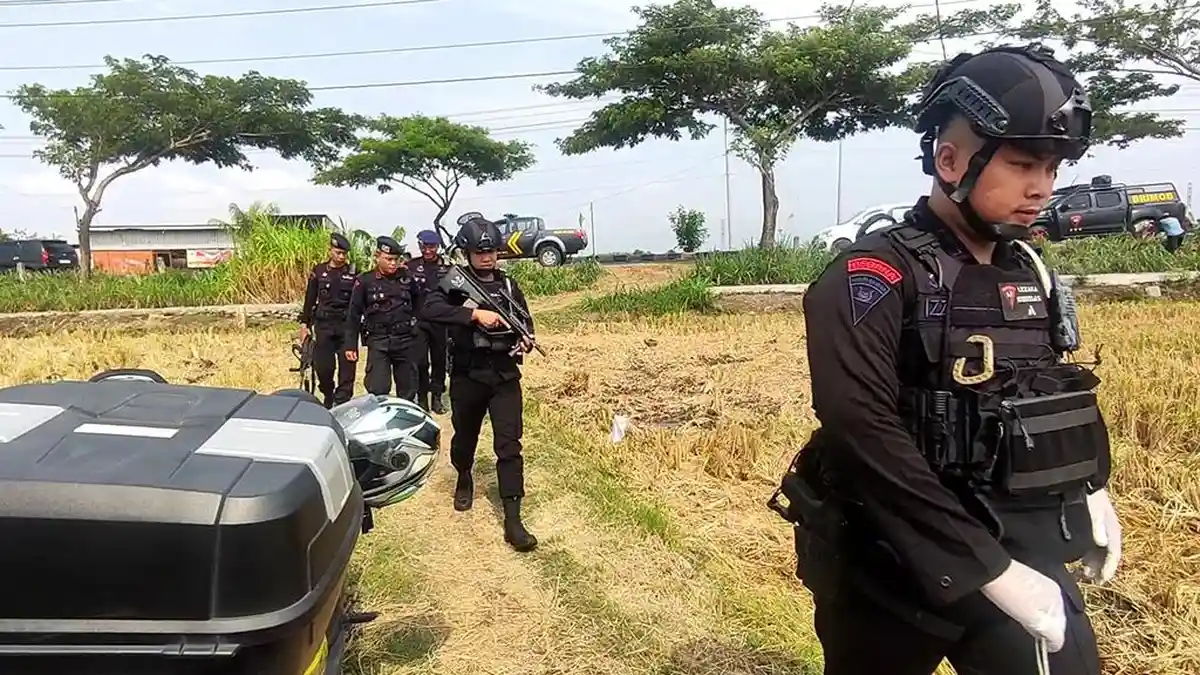 Warga Gajahmati Pati Heboh Temukan Granat di Tepi Sungai