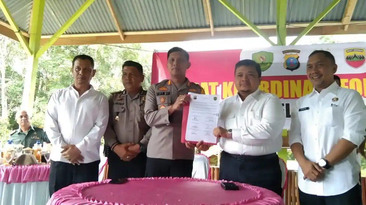 Kapolres dan Bupati Tapsel Tandatangani MoU Pembentukan Kampung Bebas Narkoba