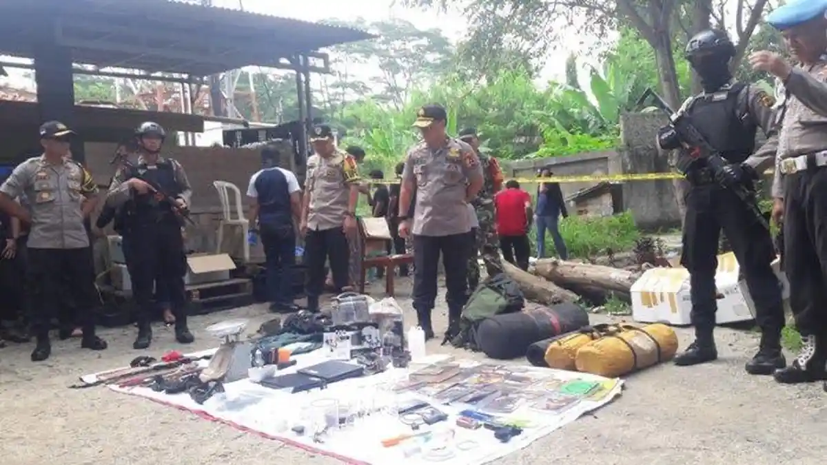 Polisi Bilang Pak Jenggot Ahli Rakit Bom, Begini Kata Keluarganya