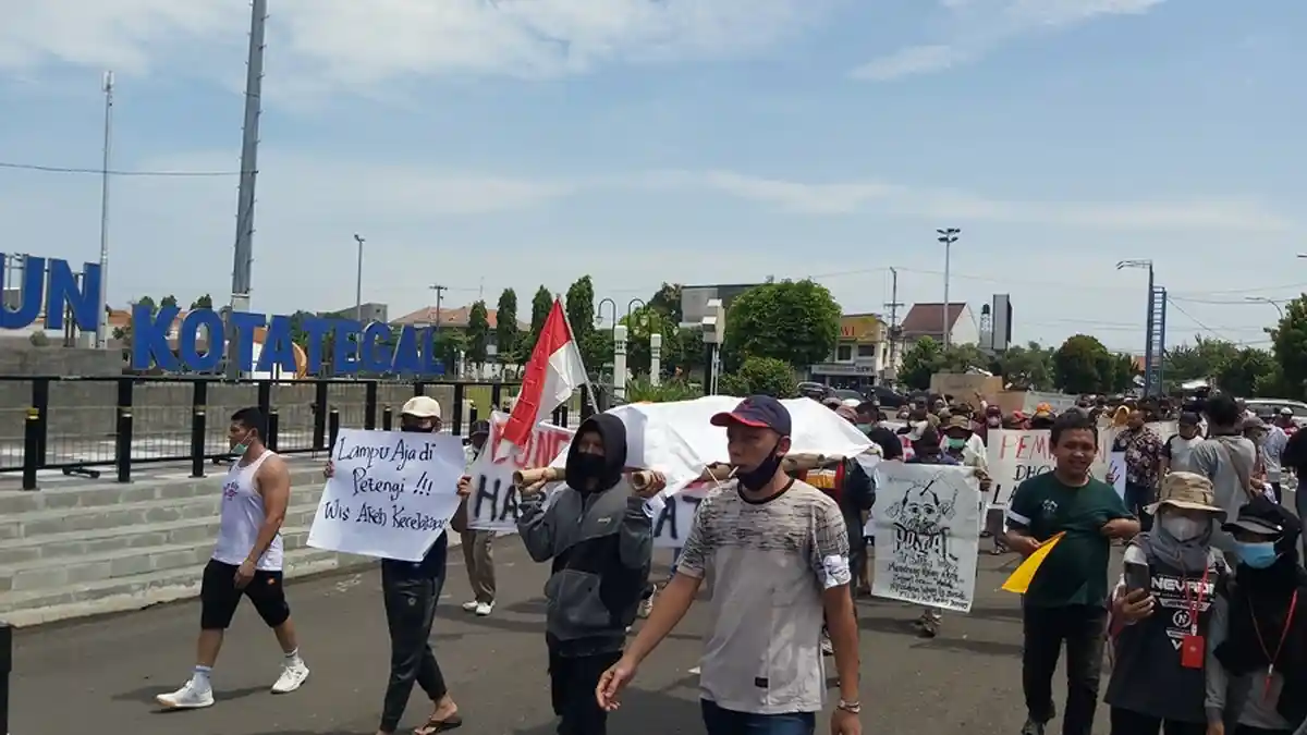 Watak Orang Tegal Diibaratkan Banteng Loreng Binoncengan, Apa Sih Maksudnya?