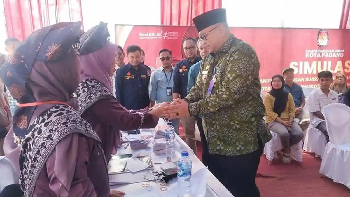 Simulasi Pemungutan dan Penghitungan Suara Pilkada 2024 di Padang, KPU Libatkan Pemilih Sesuai DPT