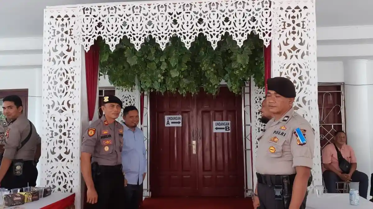 Polisi Kawal Ketat Gedung Dewan, Anggota DPRK Tiga Daerah Dilantik