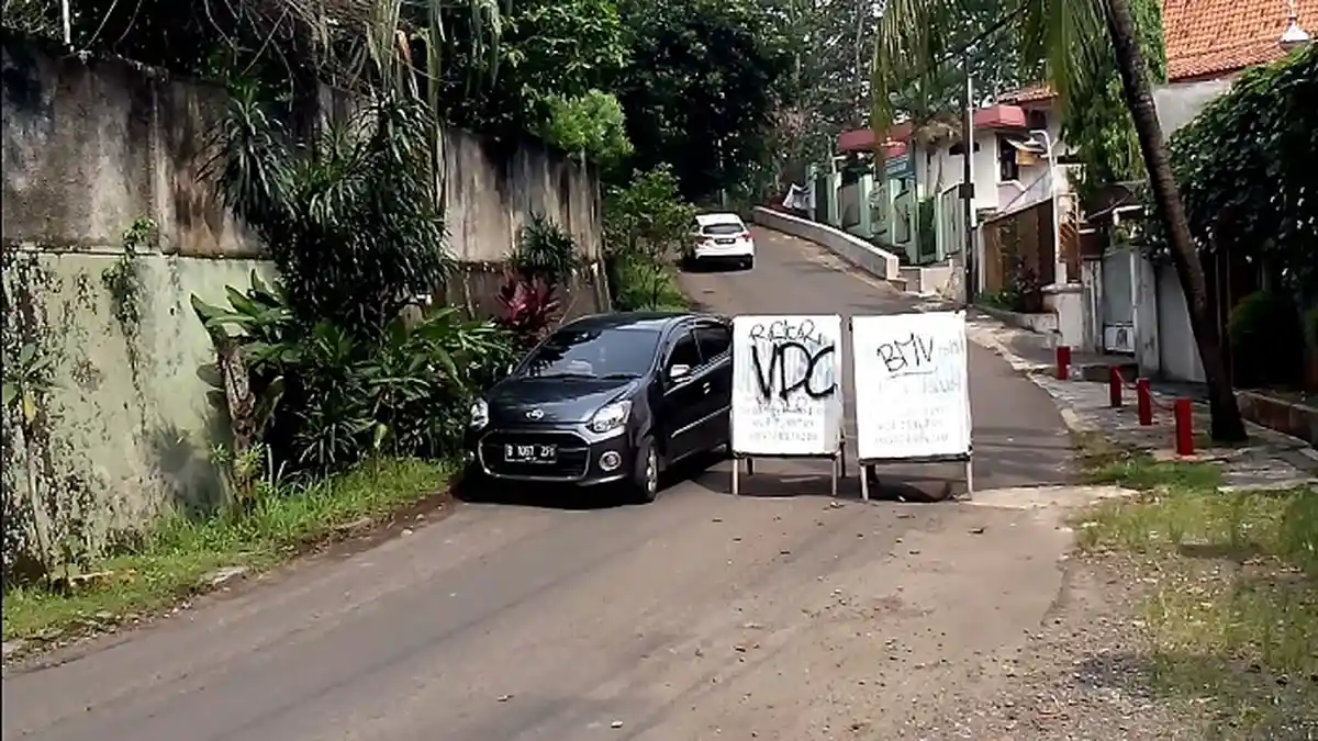Jalan Bandung Terusan, Cinere, Rusak Berat
