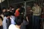 Lantai Tiga Plaza Glodok Terbakar
