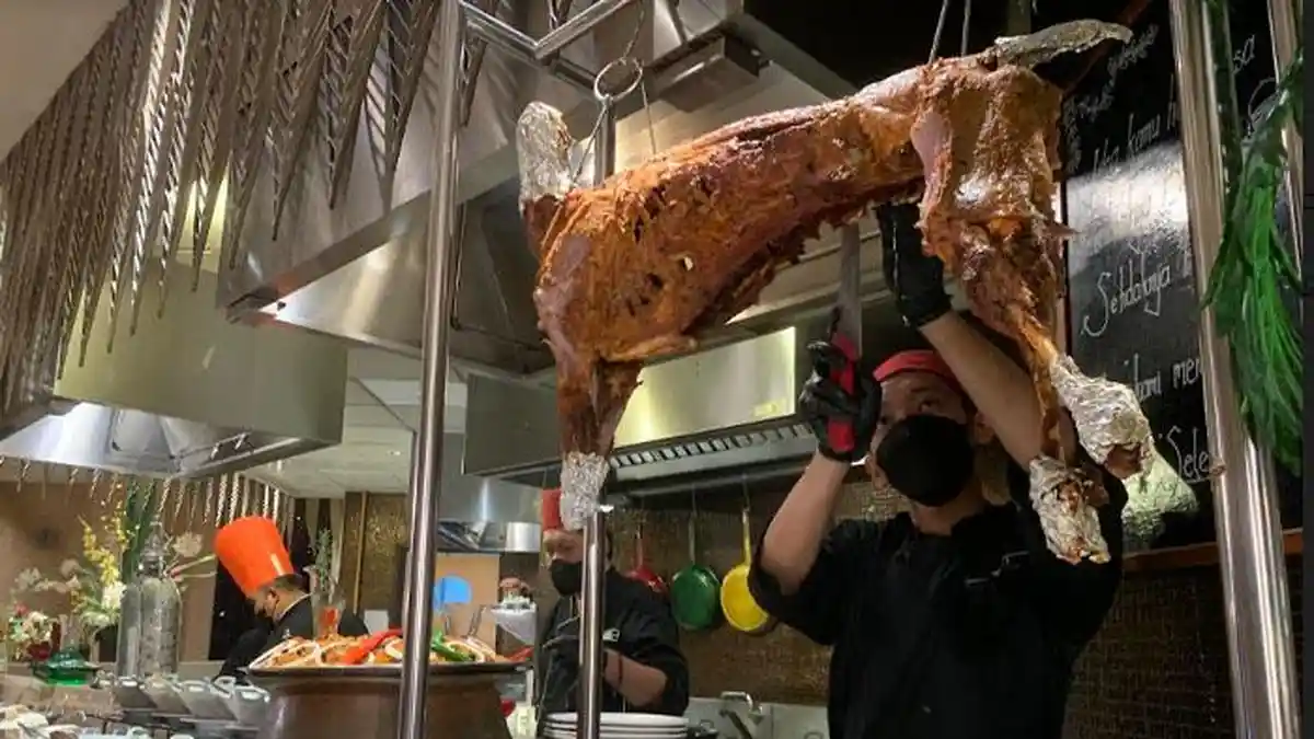 Mie Tarik dan Beef Kofta Temani Buka Puasa di Grand Dafam Signature Surabaya