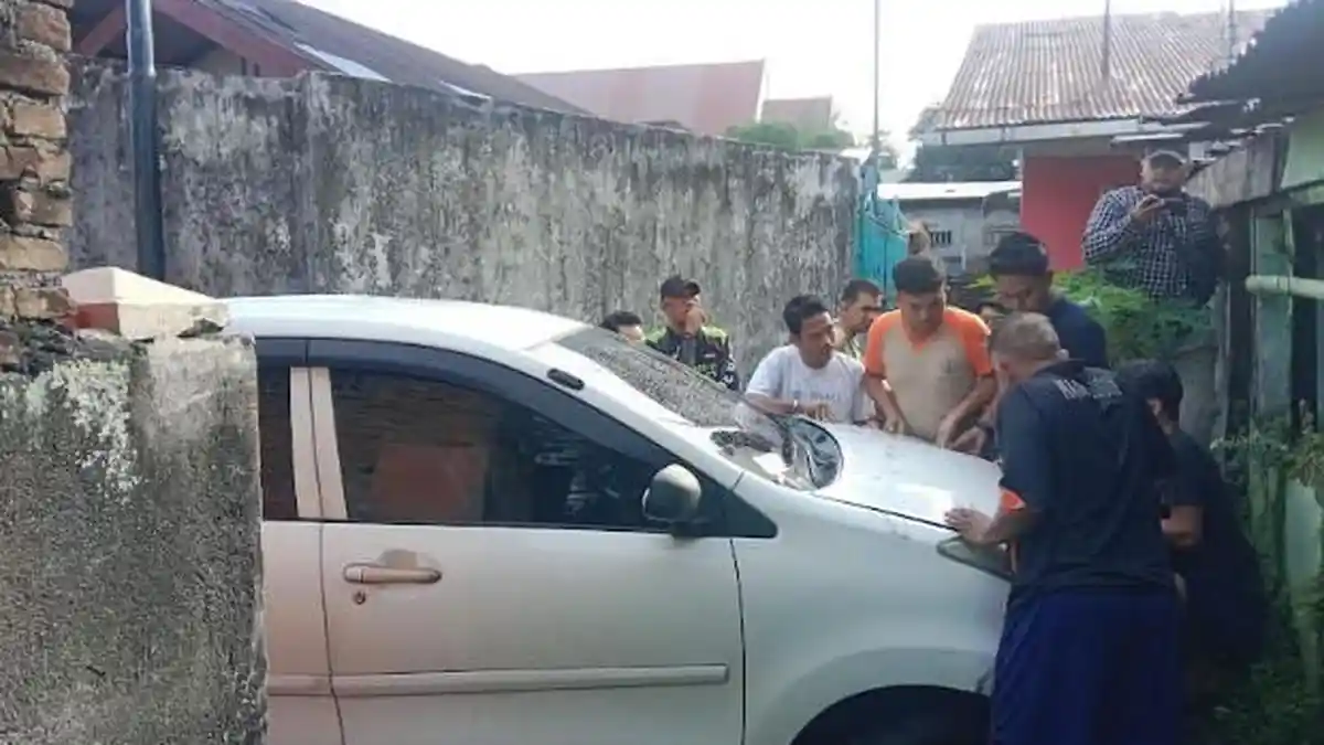 Cerita Warga Gang Olahraga Medan Kota, Sempat Terisolasi akibat Mobil Tanpa Pemilik Ditinggal