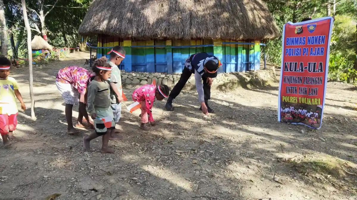 Ini Cara Polisi Mengajar di Pedalam Papua Lewat Program Polisi Pi’Ajar