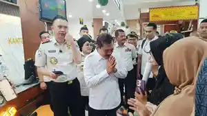 Permintaan-Warga-ke-Menteri-Imipas-Agus-Saat-Kunjungi-Kantor-Imigrasi-di-Lampung.jpg