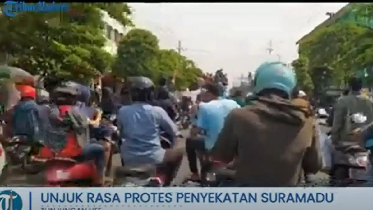 LIVE Streaming Demo Warga Madura Protes Penyekatan dan Swab Test Massal di Jembatan Suramadu