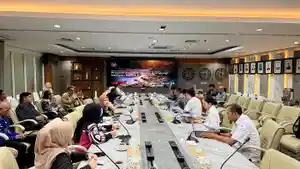 Audensi-DPRD-Tanahlaut-di-KKP.jpg