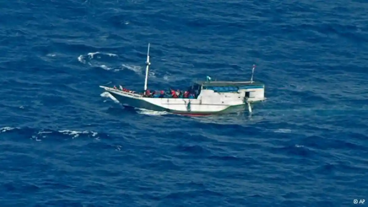 Kapal Aqua Mas 05 Terombang-ambing di Perairan Samudera Hindia