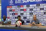 Pelatih-PSBS-Biak-Marian-Mihail-paling-kanan-saat-menggelar-jumpa-pers-usai-pertandingan.jpg
