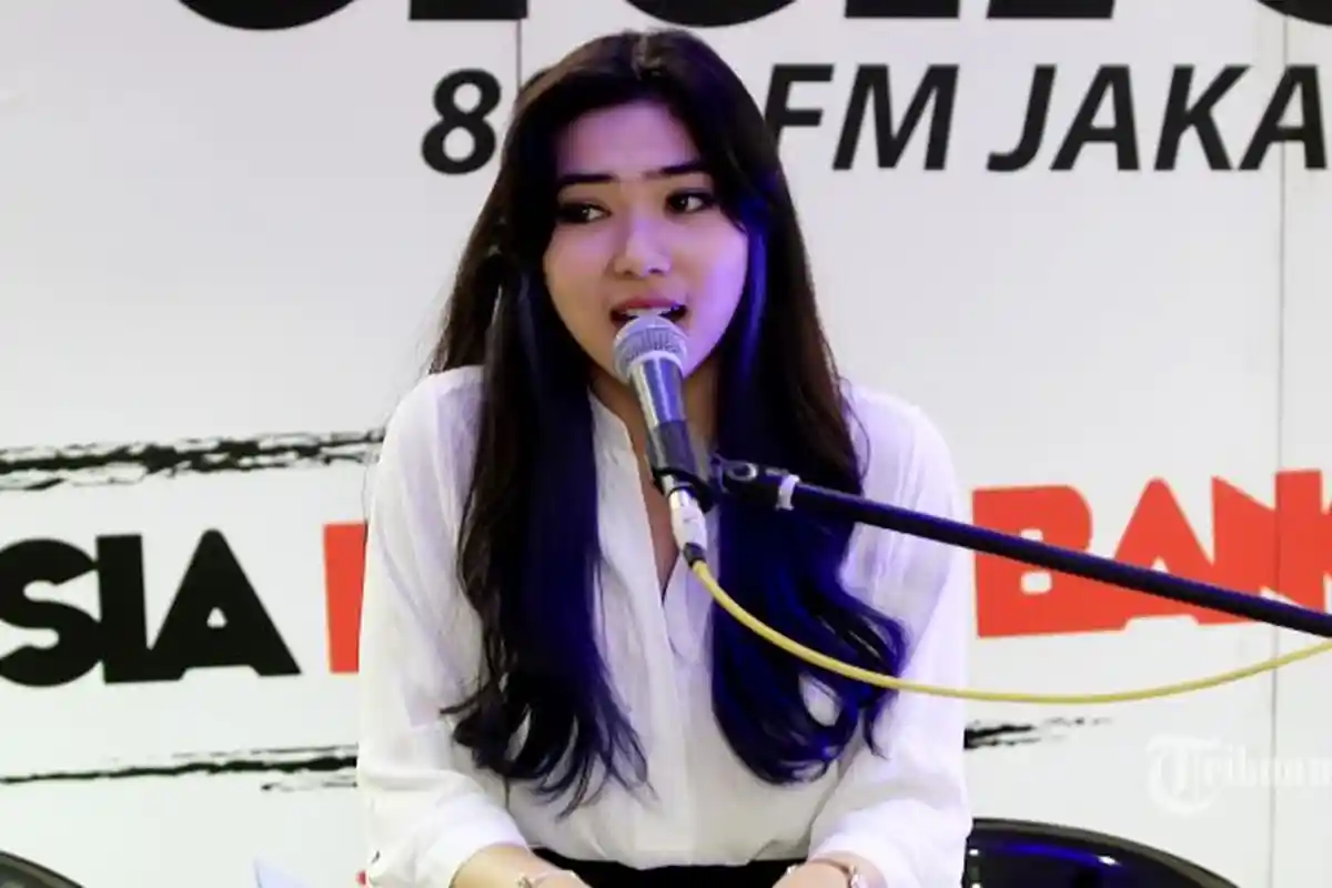 Chord & Lirik Lagu Romansa Isyana Sarasvati, Duet Raisa Anganku Anganmu, Tetap Dalam Jiwa, Luruh