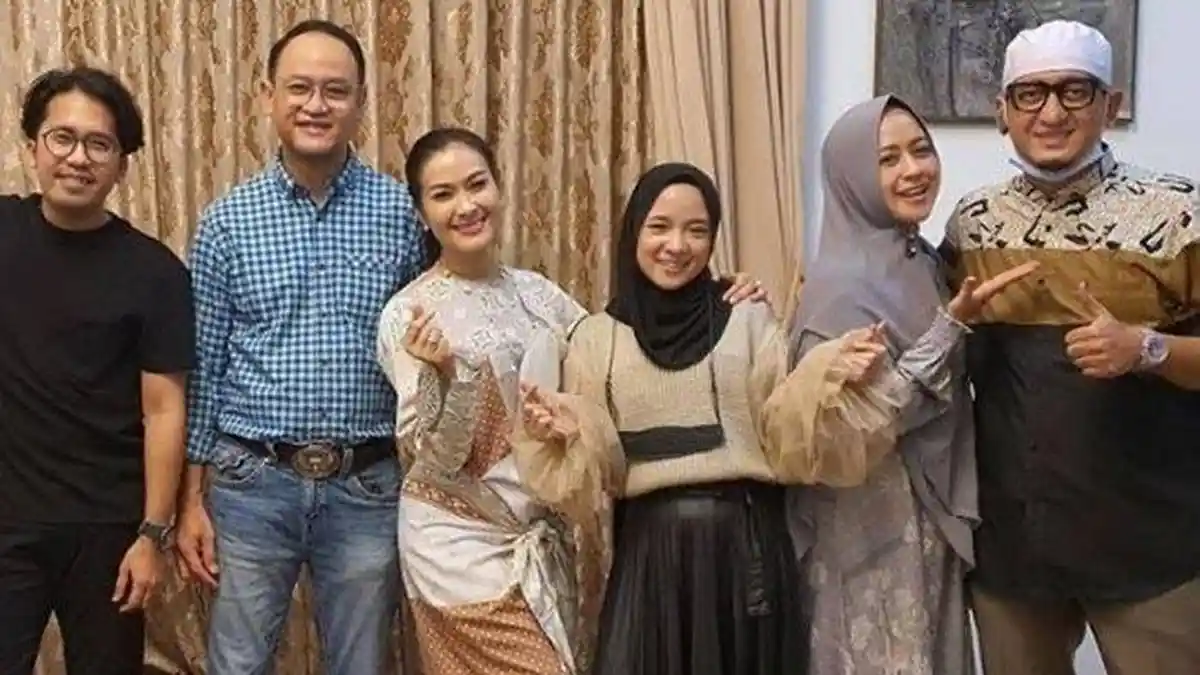 Makin Berani Pasca Isu Perselingkuhan, Nissa Sabyan dan Ayus Kompak ke Acara Iis Dahlia