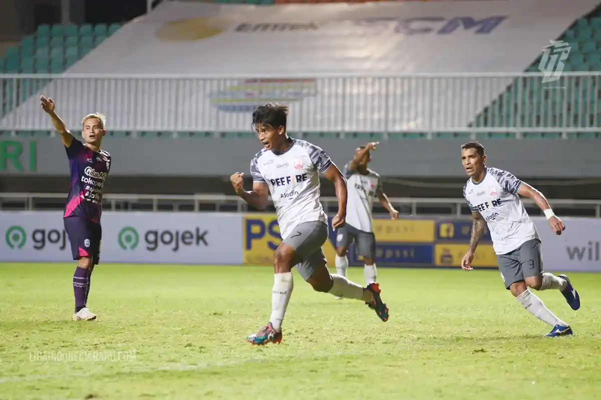 Siaran Langsung Persis Solo vs Sriwijaya FC, Kick Off 20.45 WIB, Laskar Sambernyawa Tampil All-Out