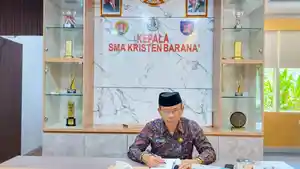 Kepala-SMA-Kristen-Barana-Marten-Kalalembang-653.jpg
