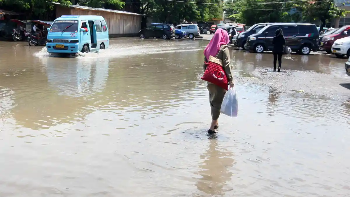 BMKG Prediksi Potensi Hujan Sedang-Lebat di Jabodetabek Pagi