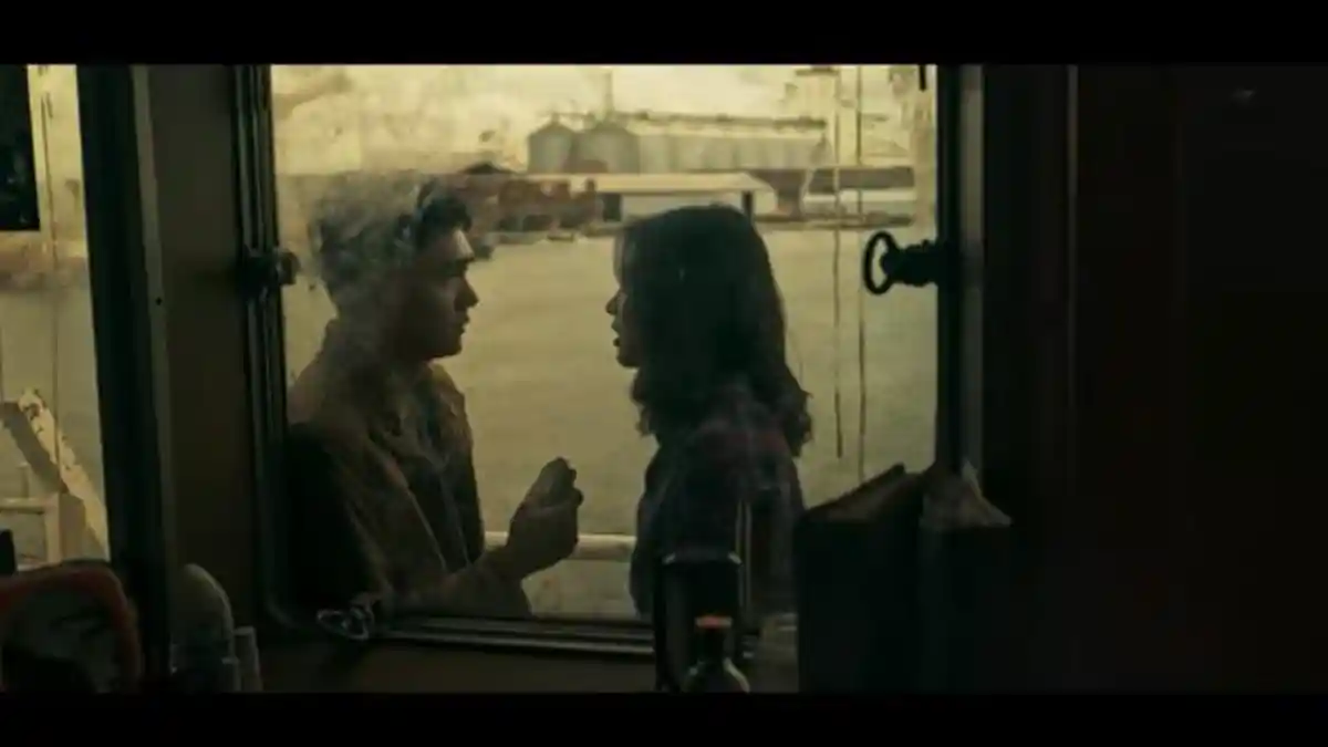 Cross The Line, Film Percintaan yang Angkat Masalah Sosial