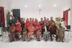 Foto-bersama-Ketua-Majelus-Jemaat-Ketua-Majelis-Jemaat-Kota-Baru-Pdt-Feby-Mesakh-Frans.jpg