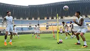 Persib-latihan-di-Stadion-GBLA-Kota-Bandung-Selasa-1952026.jpg