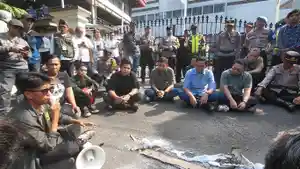 20260615-unissula-demo-pertamina-semarang-protes-bbm.jpg
