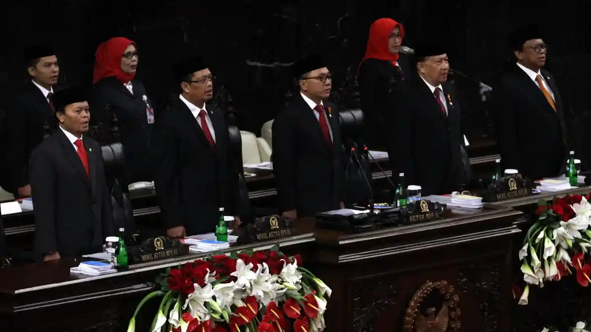 Di Depan Jokowi, Ketua MPR Curhat soal Harga Garam