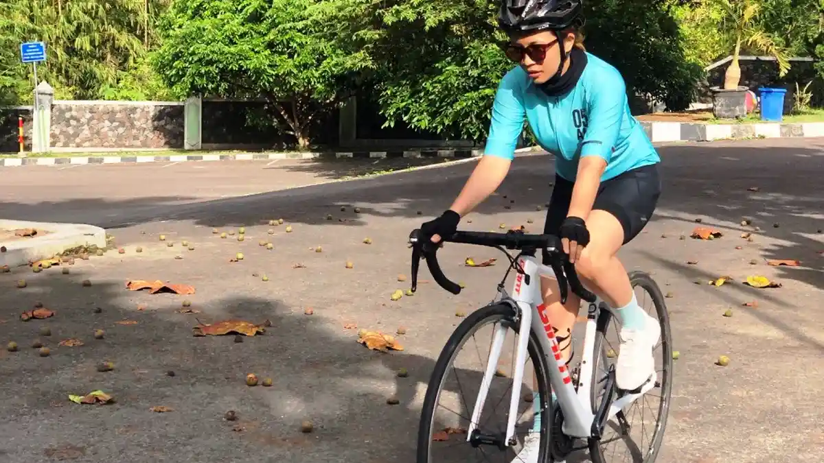 Buah Bibir: Leony Syahne Ketagihan Gowes