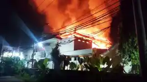 Gedung-ruangan-kantor-RS-Gatoel-Kota-Mojokerto-terbakar-Kamis-2132024.jpg