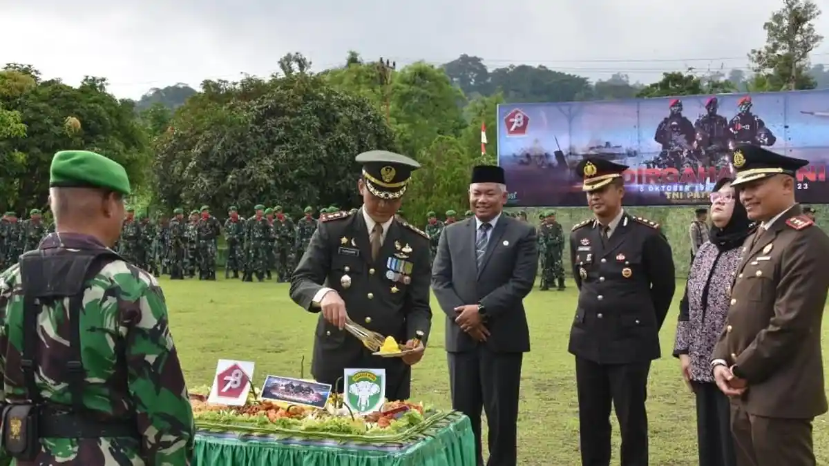 Sekda Aceh Tengah Subhandhy Hadiri Upacara HUT KE-78 TNI