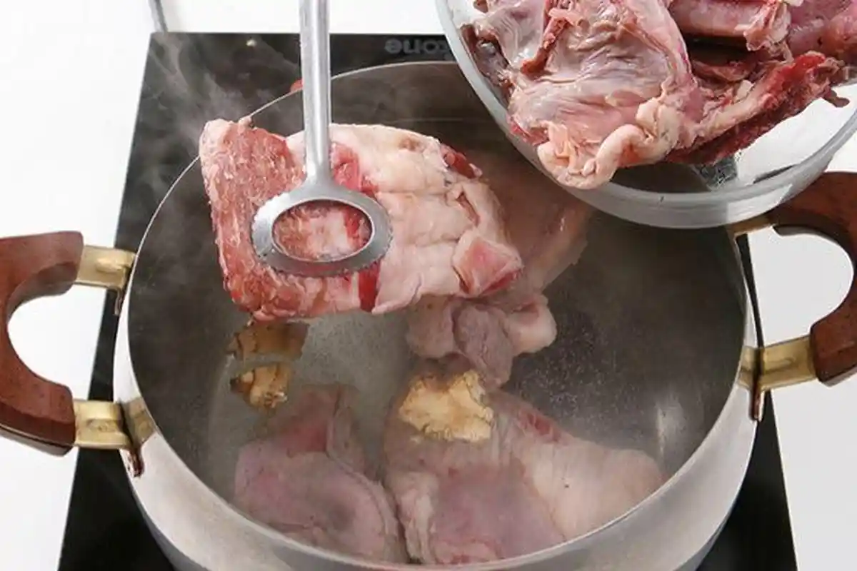 10 Cara Menghilangkan Bau Prengus Daging Kambing: Bisa Pakai Jeruk Nipis, Garam, hingga Cuka