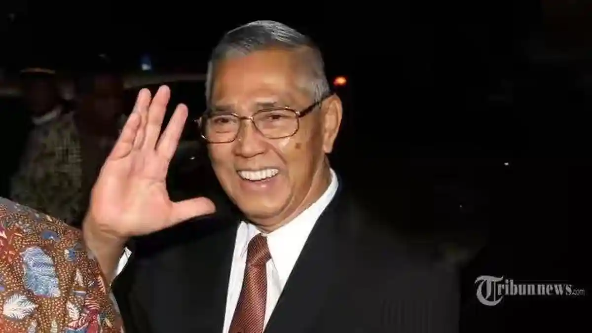 CEK FAKTA: Kabar Mantan Wapres Try Sutrisno Meninggal Dunia Dipastikan Hoaks