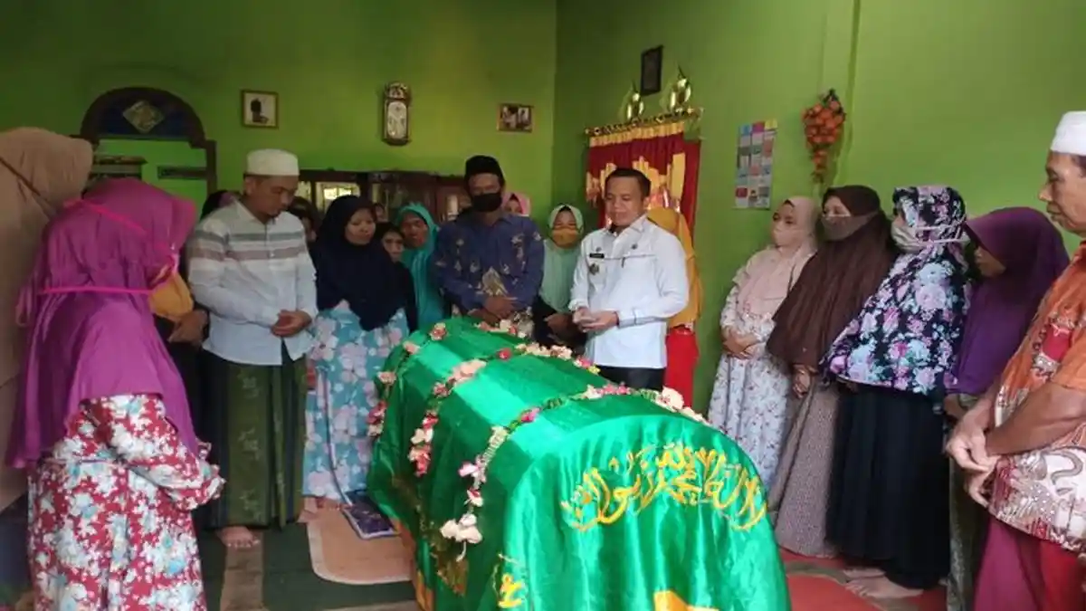 Kepergian Risky tidak Ada Firasat, Ternyata Hari Itu Terakhir Bagi Hadi Mustofa Bersama Putranya