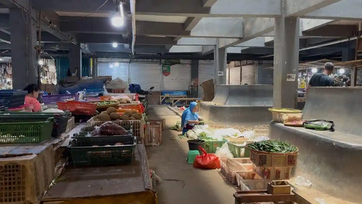 Penampakan Sepi Pasar Ciputat, Puluhan Kios Kosong hingga Pedagang Mengeluh