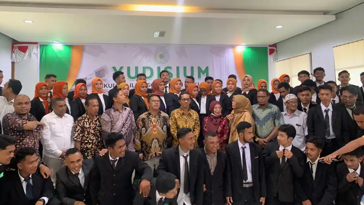 FISIP Universitas Muhammadiyah Maluku Utara Yudisium 59 Lulusan, Rektor:  Jaga Nama Baik Almamater