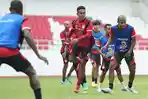 AN-Persipura-Jayapura-bertandang-ke-markas-PSIS-Sema.jpg