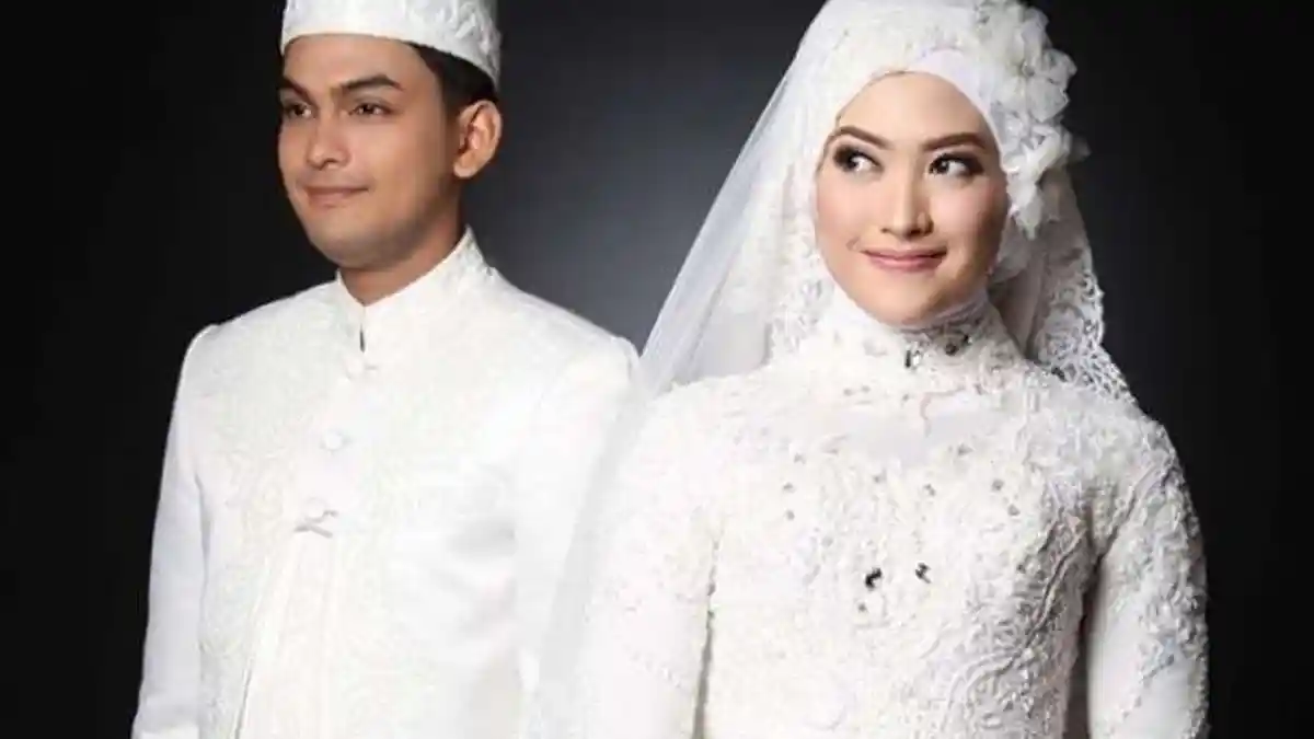 Menikah Tanpa Pacaran, Pasangan Seleb ini Hidup Tentram dan Bahagia, Patut Dicontoh