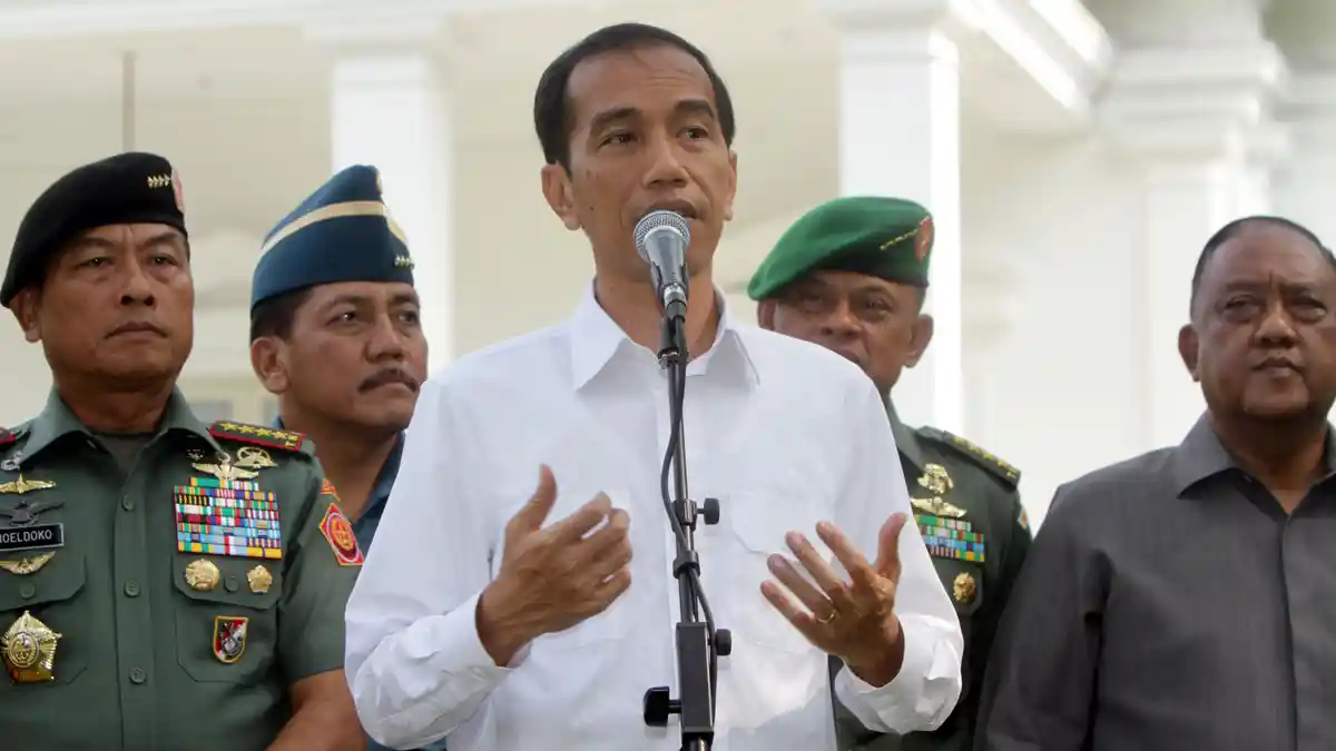 Jokowi Tunda Kabinet, Efektivitas Tim Transisi Dipertanyakan