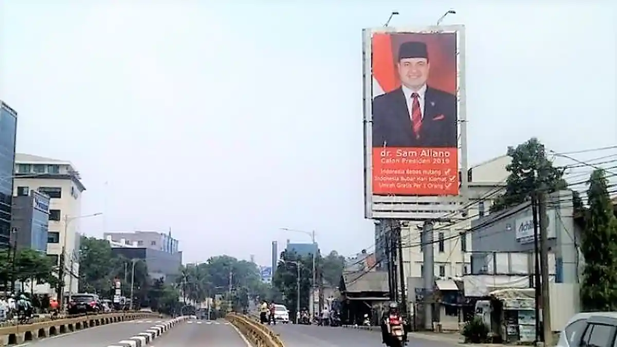 Sandiaga Uno Tunggu Panwaslu Tertibkan Baliho Sam Aliano dan Gatot Nurmatyo 