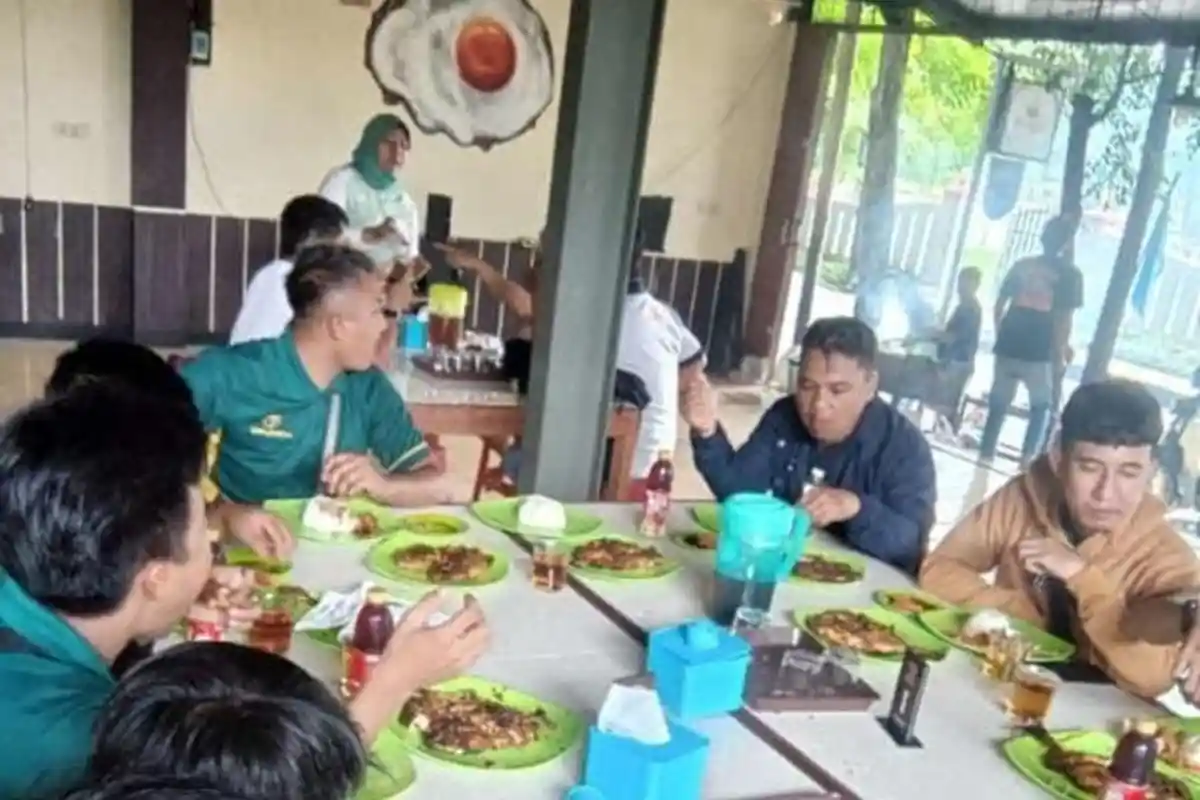 Pernah Makan Ikan Etong yang Menyehatkan? Jika ke Subang Coba Mampir dan Cicipi di Rumah Makan ini