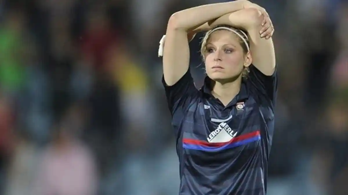 Perempuan Pesepakbola Tercantik dan Terseksi di Dunia (2)