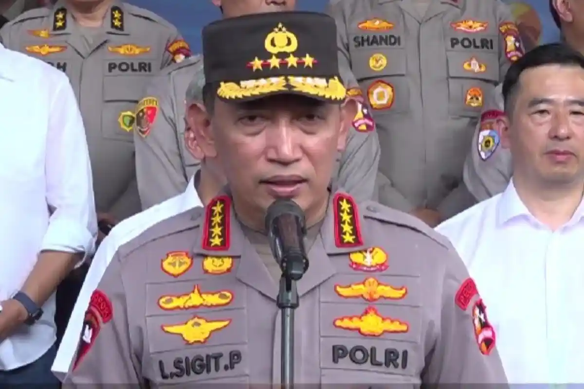 Kapolri Ungkap Telusuri Rumah dan Lingkungan Pelajar Pelaku Peledakan di SMAN 72, Dalami Motif