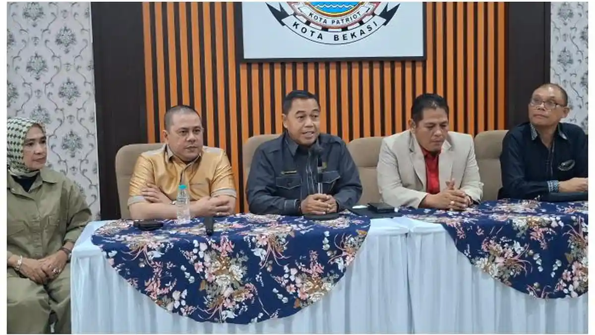 Mediasi Gagal, Ahmadi Madong Tak Hadir Saat BK DPRD Bekasi Gelar ...