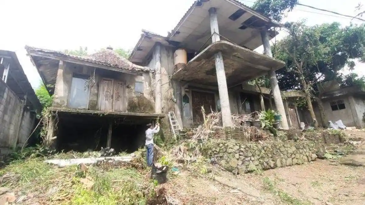 Profil Dokter Wayan yang Tinggal di Rumah Terbengkalai, Lulusan UGM dan Kerap Gratiskan Tarif Pasien