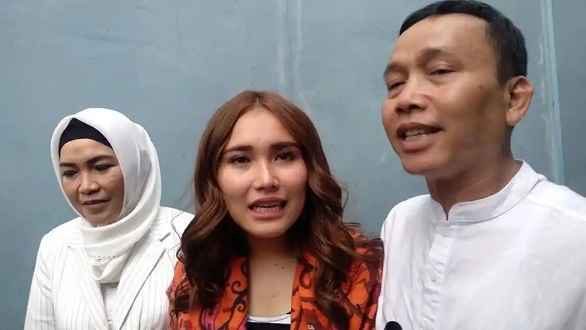 Ayu Ting Ting Overprotektif Sama Keluarga, Larang Ayah Kerja, Liburkan Sekolah Anak Gara-gara Corona