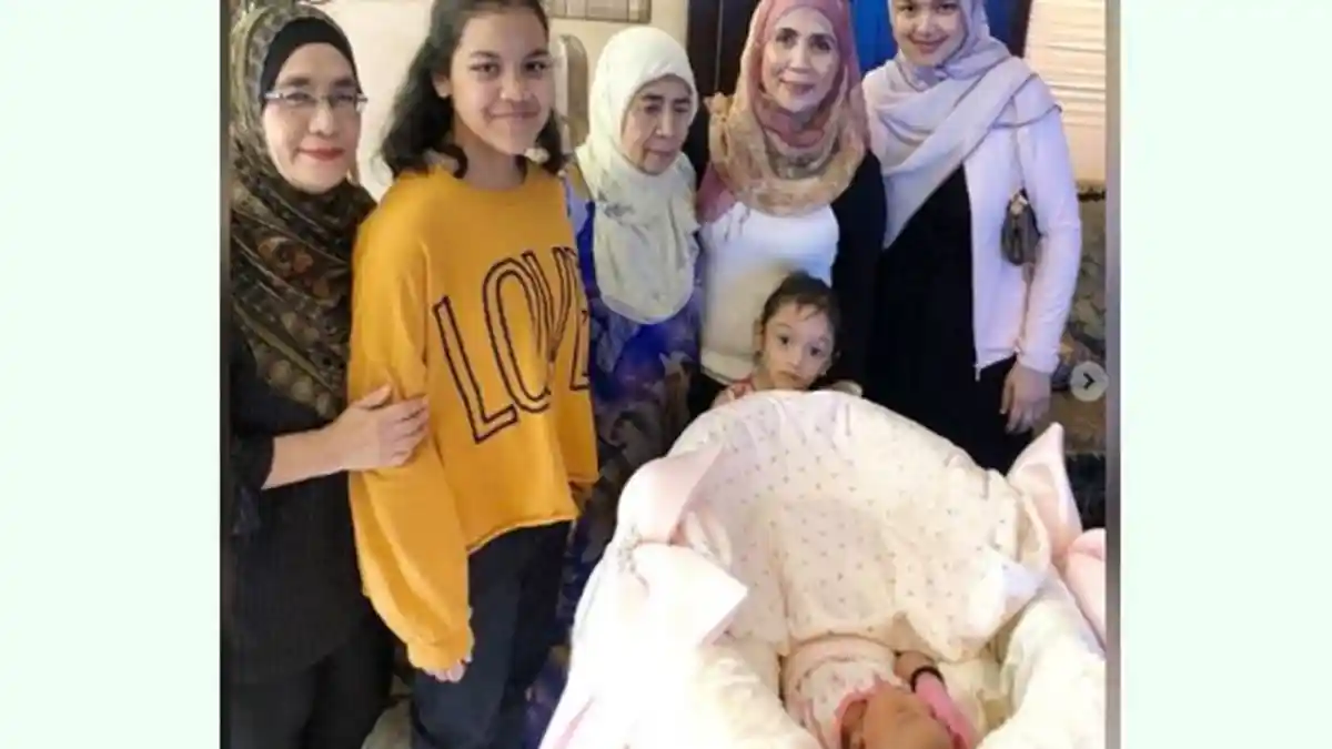 Mantan Istri Datuk K, Kunjungi Siti Nurhaliza dan Bayinya. Ini Komentar Netizen