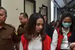 vanessa-angel-saat-akan-menjalani-sidang-sebagai-saksi-bersama-tiga-muncikari.jpg