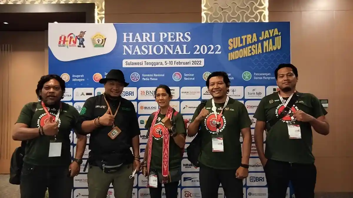 Tim JKW PWI Eksplor Jembatan Teluk Kendari, Pantai Toronipa dan Masjid Al Alam, Semarakkan HPN 2022