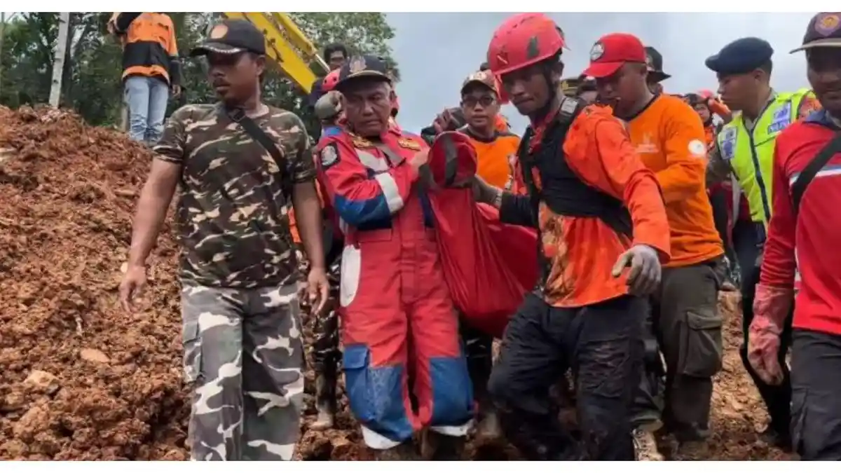 Ragam Kisah Korban Longsor Cilacap: Ada yang Tertindih Motor hingga Heroiknya Ayah Selamatkan Anak