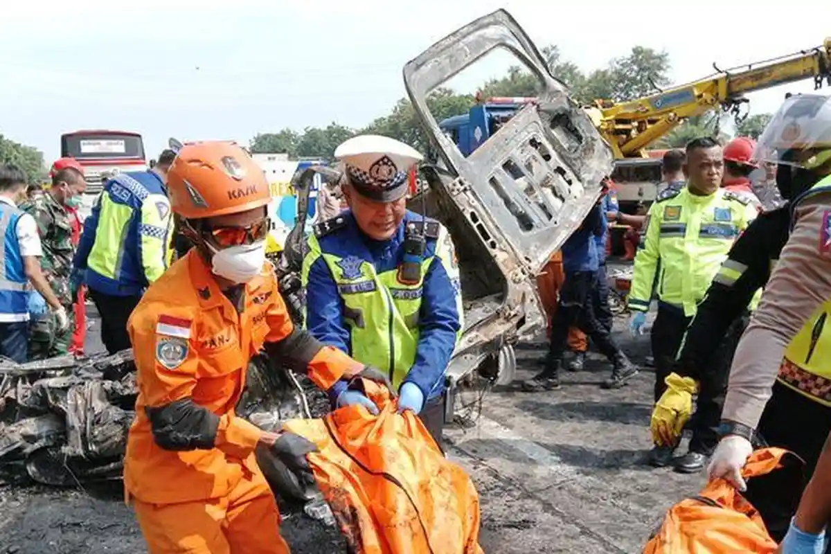 Empat Korban Kecelakaan di Tol Japek Ternyata Satu Keluarga Warga Rajadesa Ciamis, Ini Identitasnya